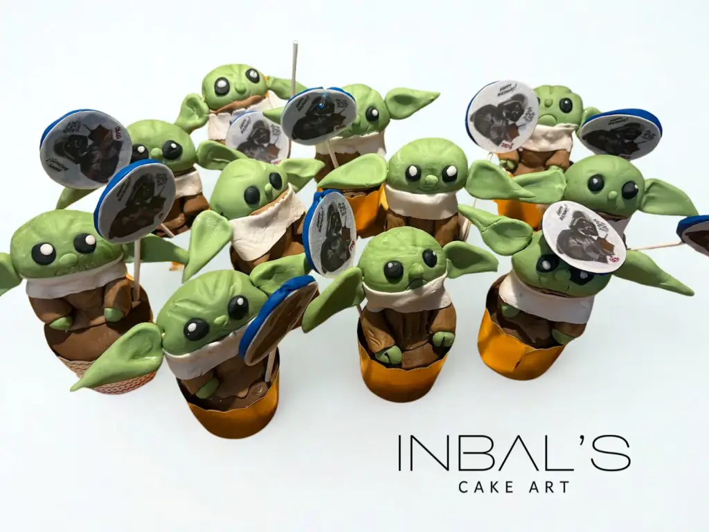 הפעלה מיוחדת ליום הולדת - קאפקייקס בצורת יודה בהתאמה אישית - הילדים מכינים הכל לבד!