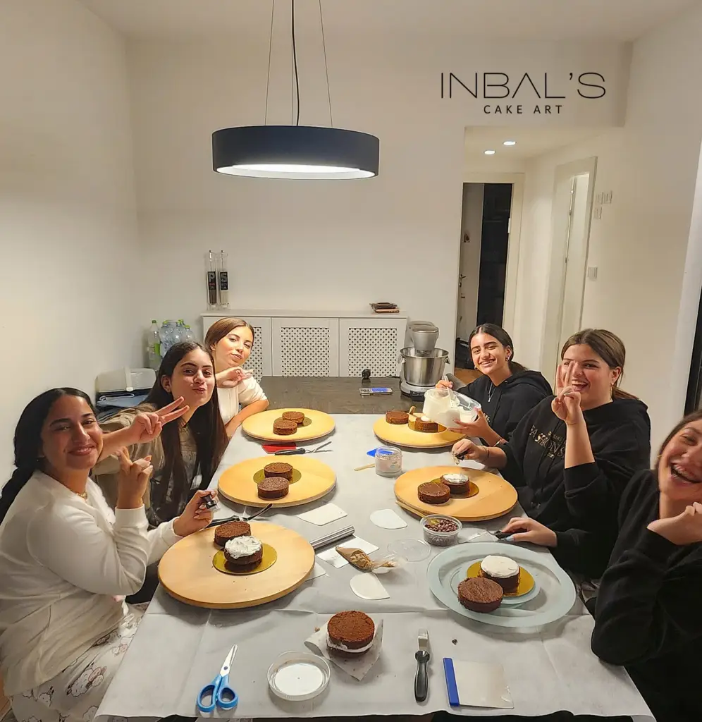 סדנאות להכנת קאפקייקס למבוגרים לימי הולדת או לגיבוש - מתנות שאפשר לאכול של ענבל שלו