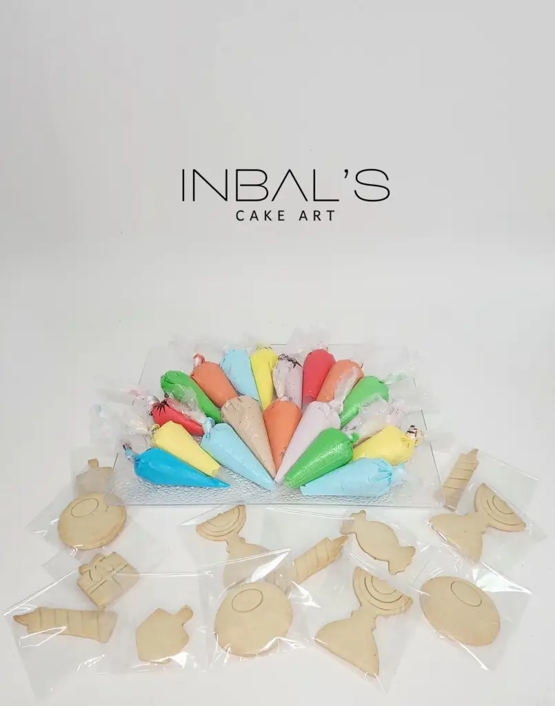 ערכת סדנת הכנת עוגיות אישית לילדים, מארז כולל את כל החומרים הדרושים להכנת עוגיות מיוחדות לילדים, כולל זיגוגים בצבעי מאכל צבעוניים ועוד
