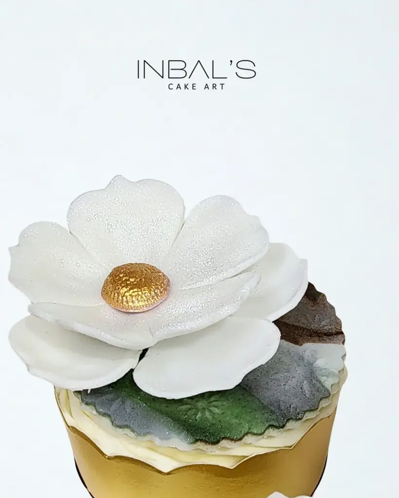 קאפקייקס - פרחים אכילים מבצק סוכר